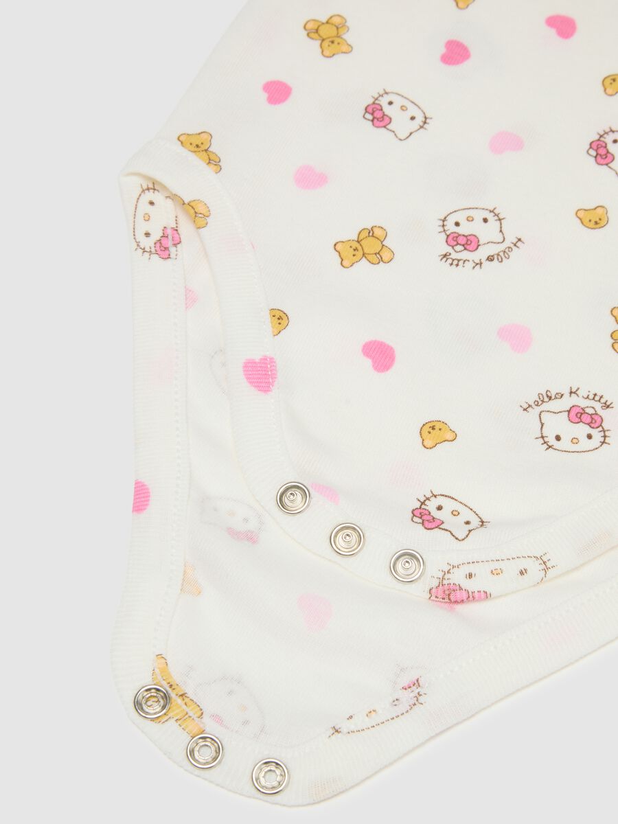 Multicolour cotton sleepsuit set for baby girls with Hello Kitty prints_2