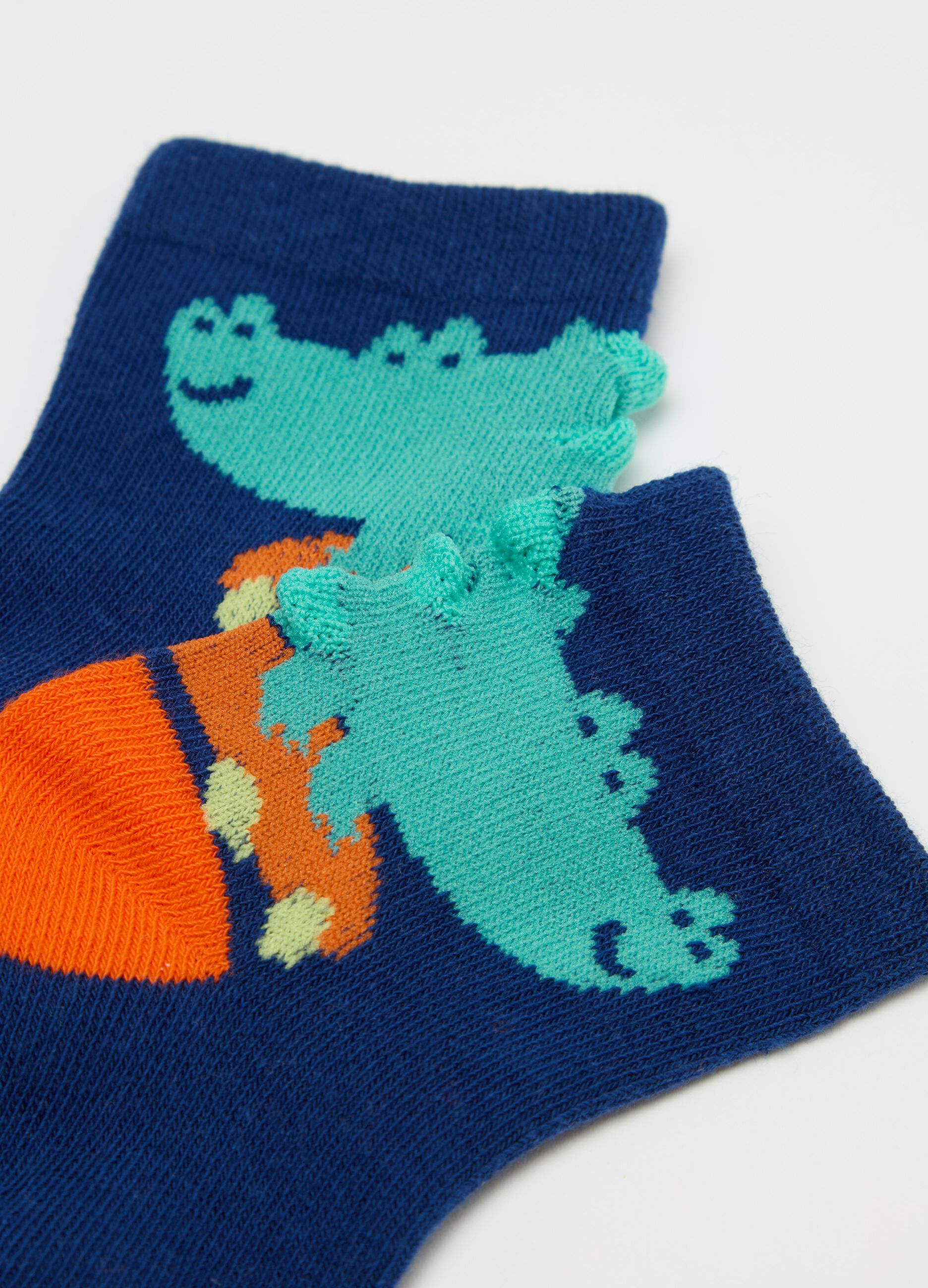 Three-pair pack sock with crocodile skater design