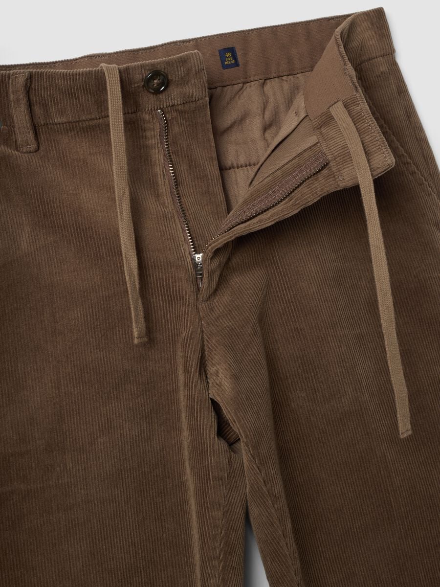 Brown slim-fit stretch cotton chino trousers_1