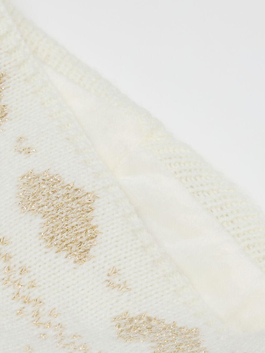 White neck warmer with golden hearts for girls_1