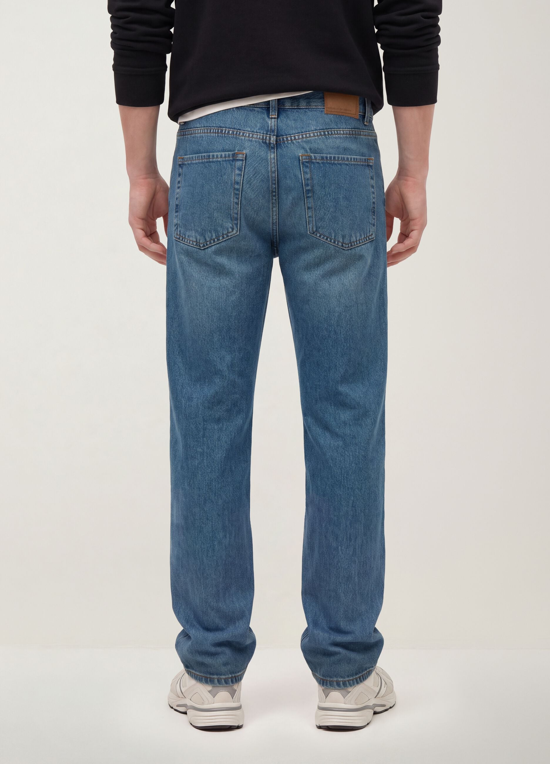 Light blue pure cotton straight-fit denim jeans