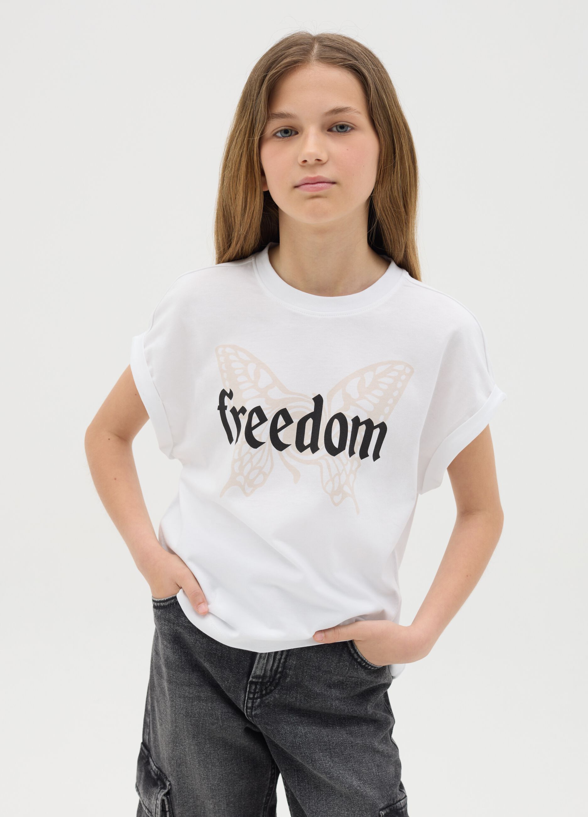 White T-shirt with butterfly print and Freedom text