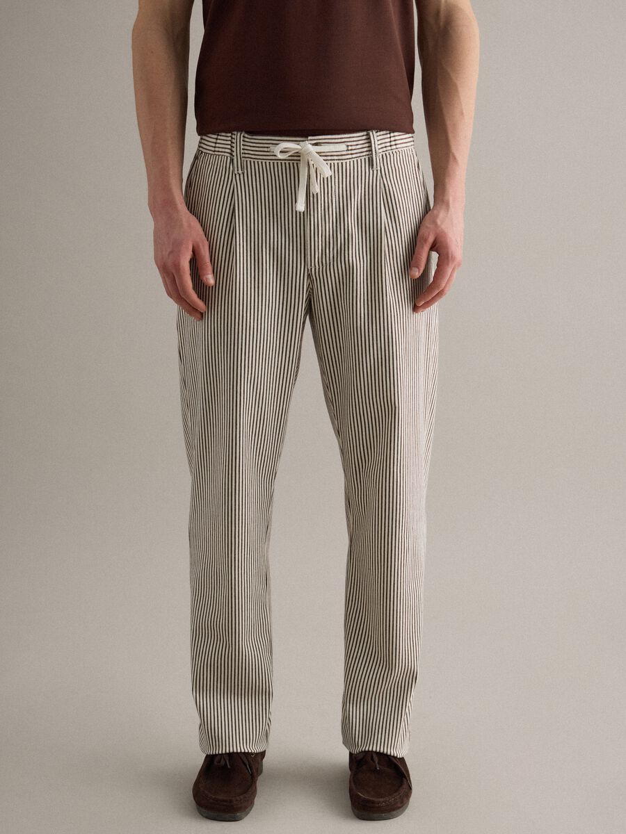 Pantaloni in cotone elasticizzato a righe multicolor regular fit_1