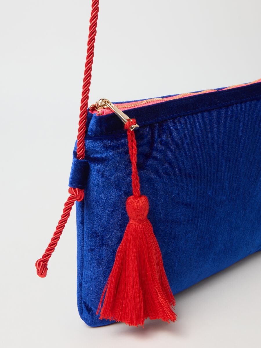 Borsa a spalla blu con dettagli rossi_1