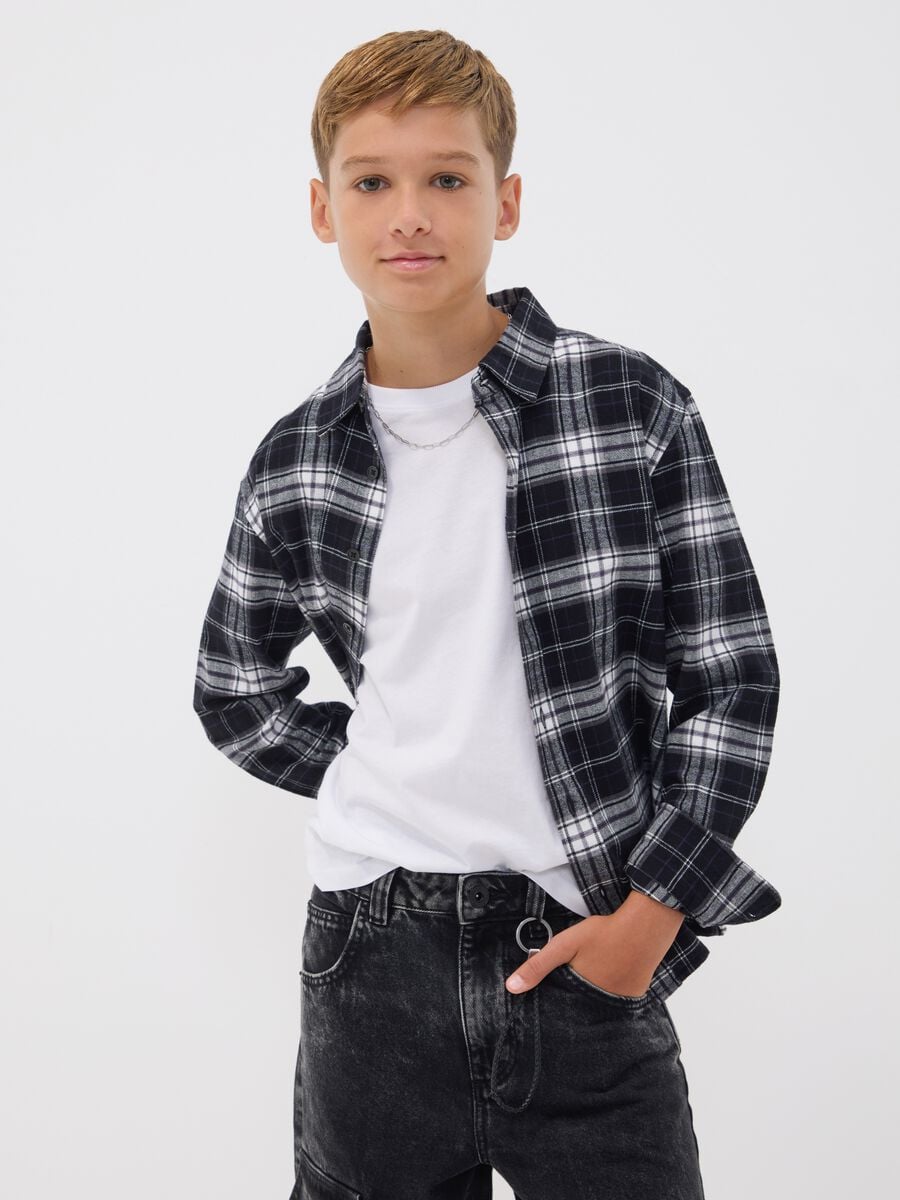 Black checked pure cotton regular-fit shirt for boys_1