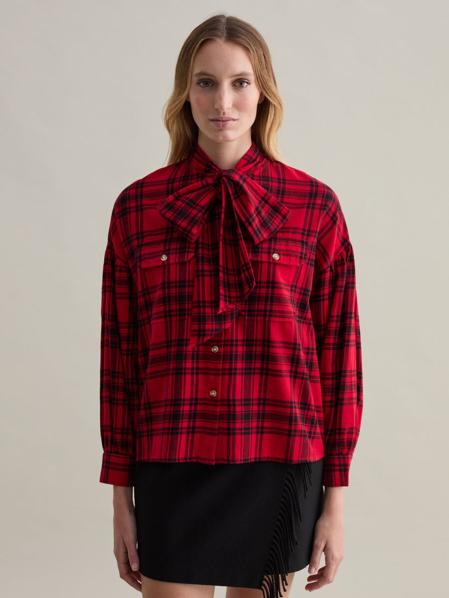 Check flannel shirt with scarf_0