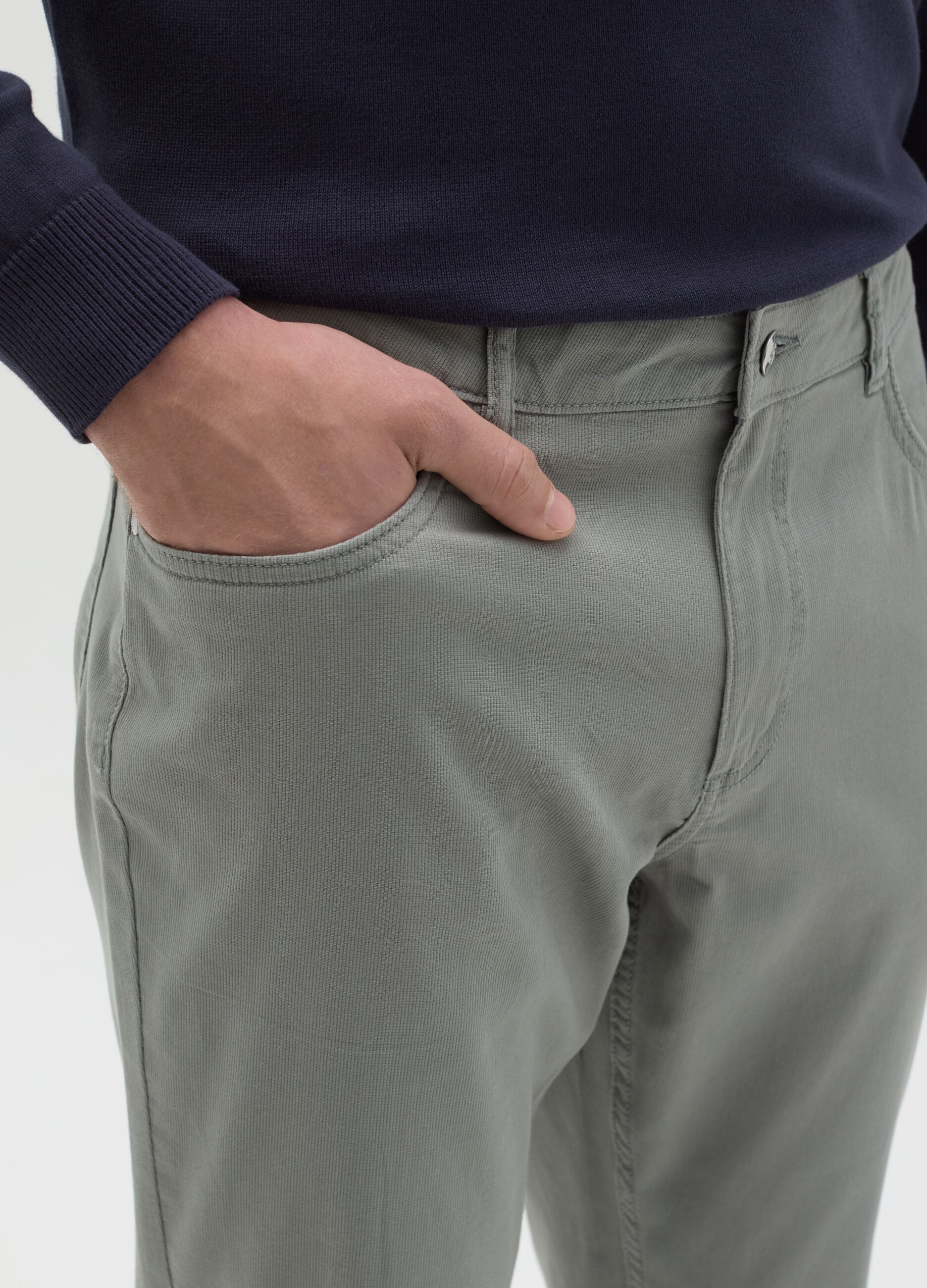 Slim-fit trousers with five pockets