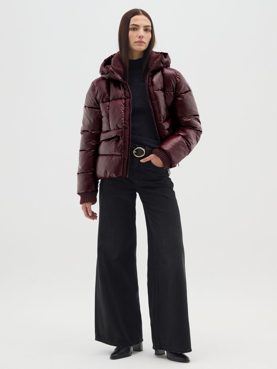 Piumino The Iconic Puffer bordeaux con cappuccio_1
