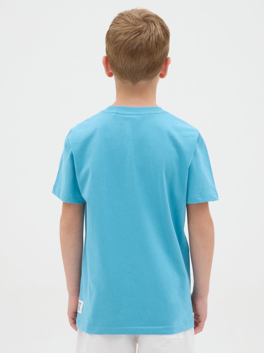 T-shirt da ragazzo in puro cotone azzurra regular fit con stampa_2
