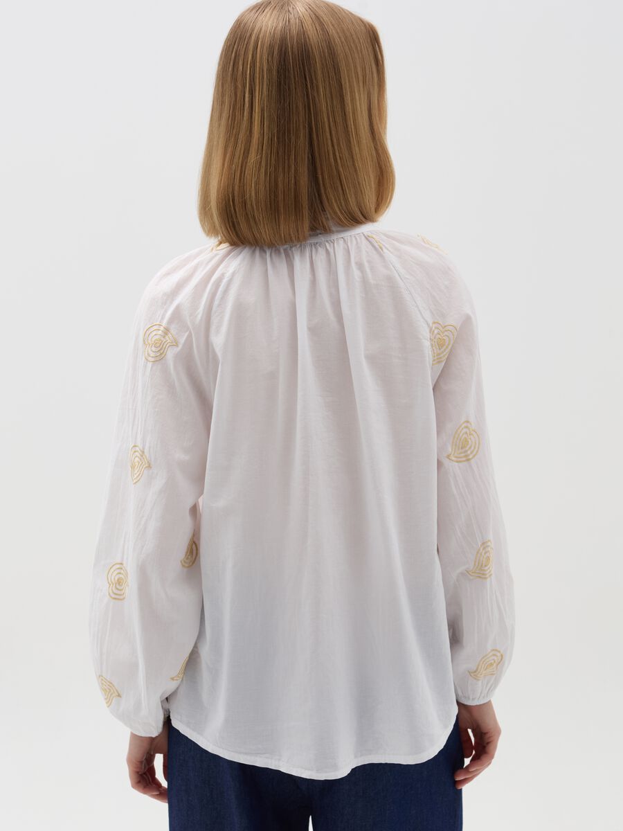 Blouse with foliage embroidery in lurex_2