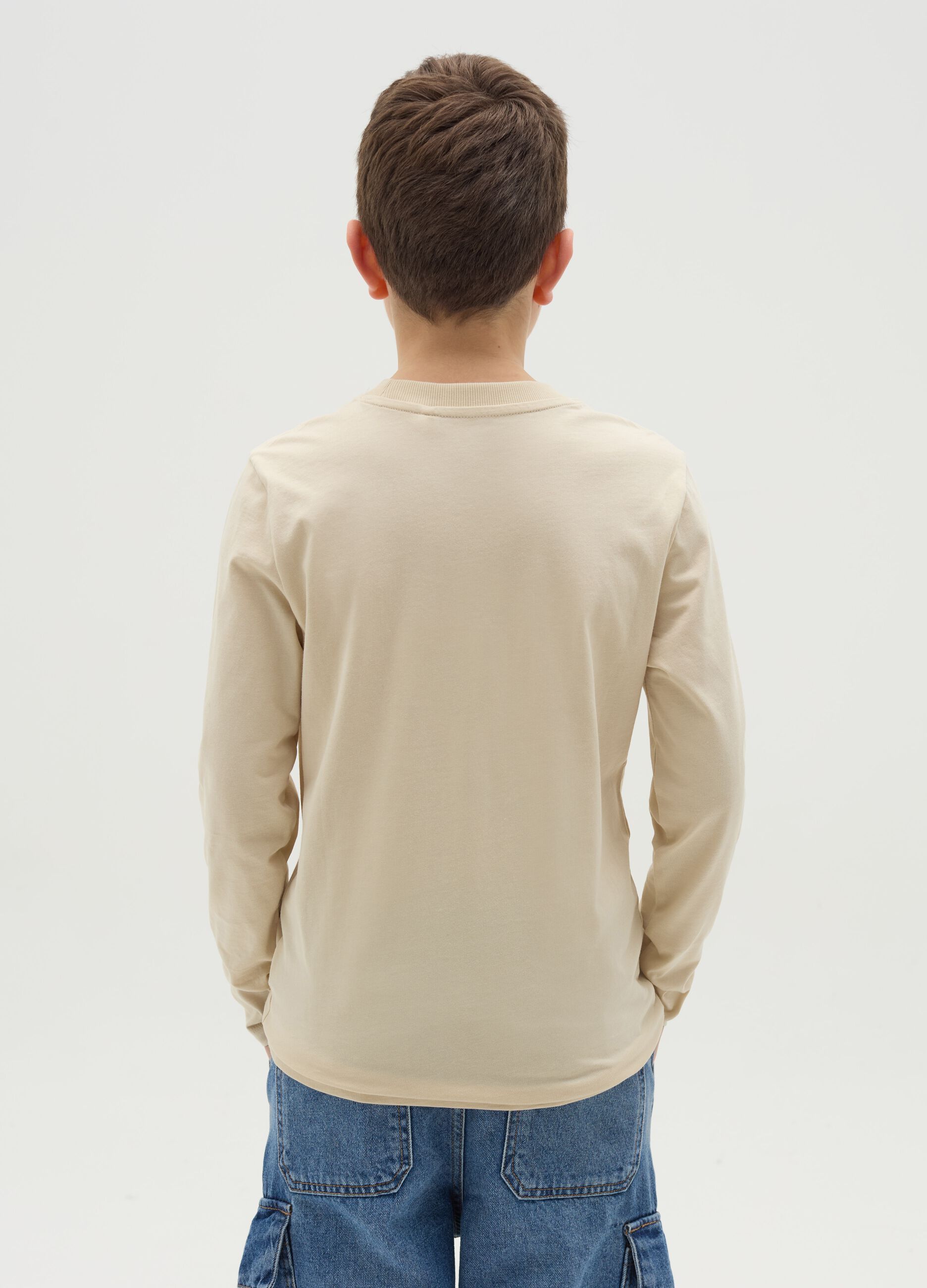 T-shirt with long sleeves and "Step Aside" print