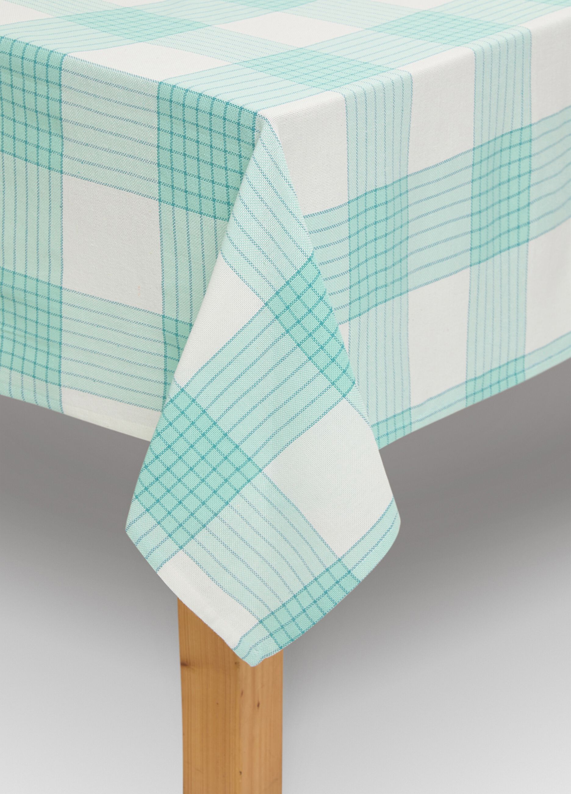 6-seater check tablecloth in 100% cotton