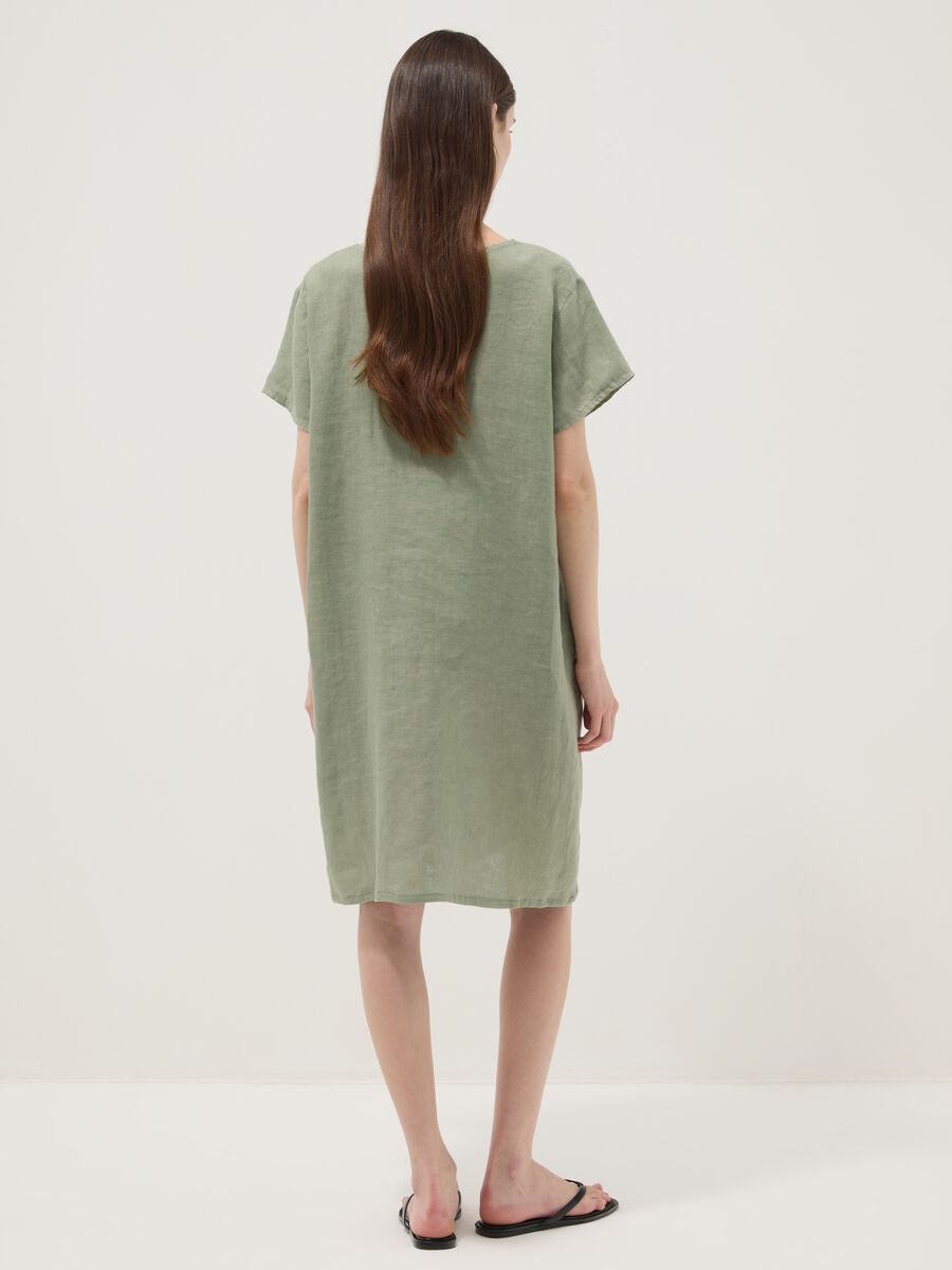 Abito verde in puro lino con tasche regular fit_3