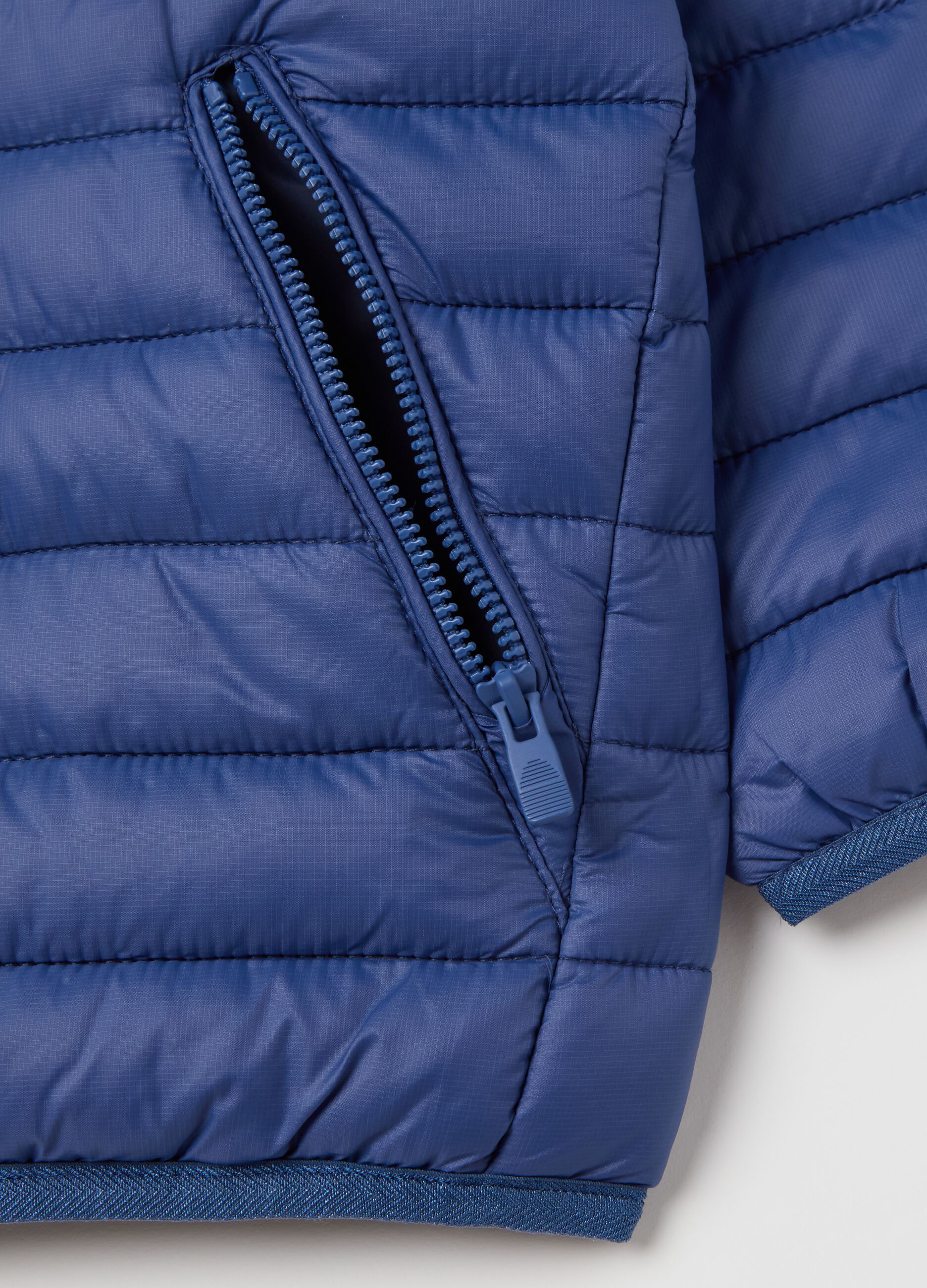Piumino ultralight con cappuccio