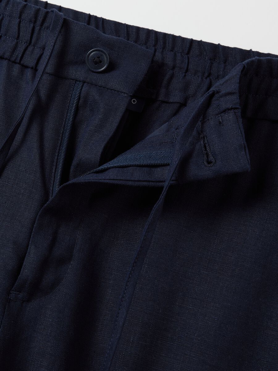Contemporary trousers in linen_5