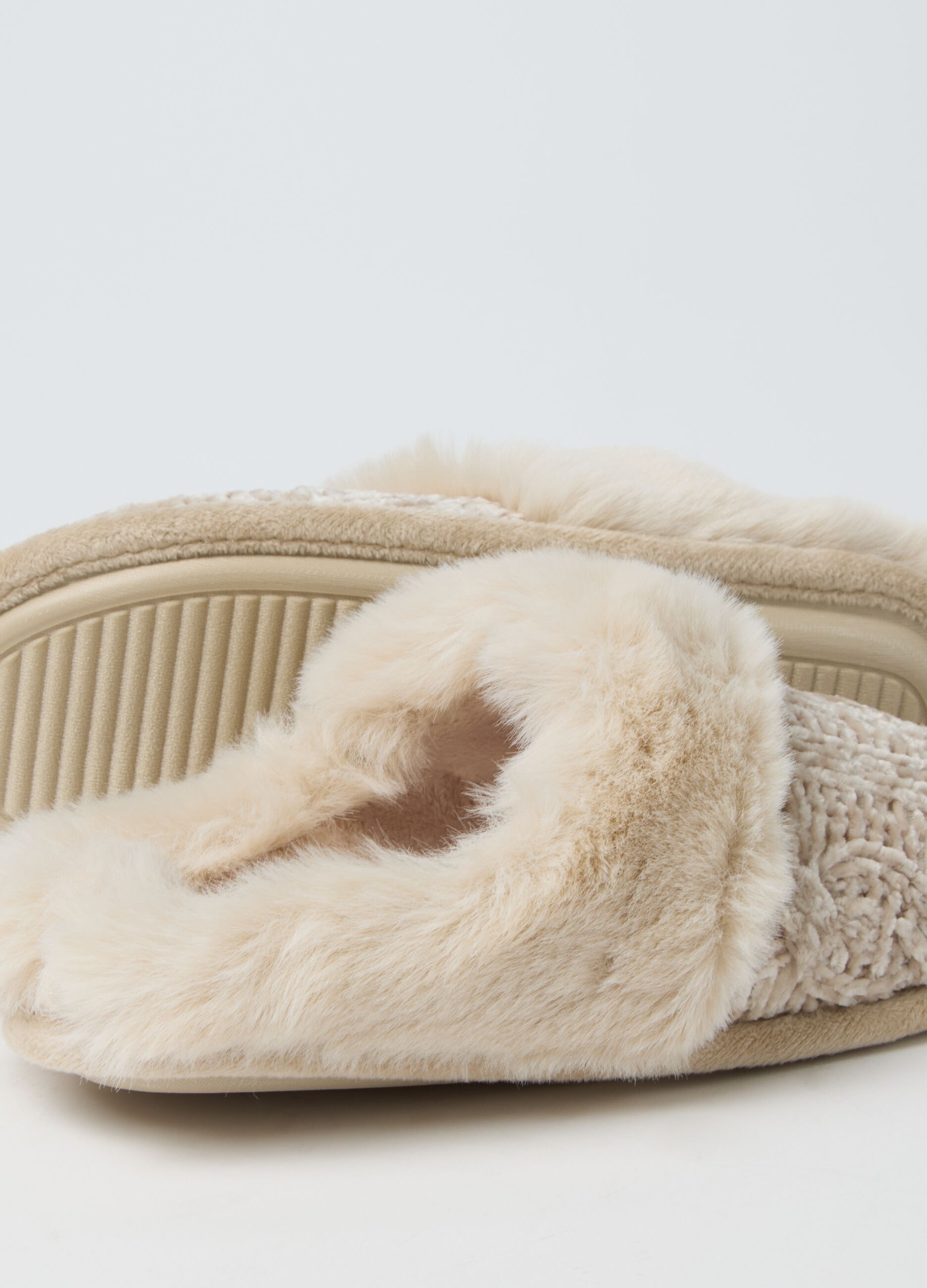 Pantofole beige con interno morbido