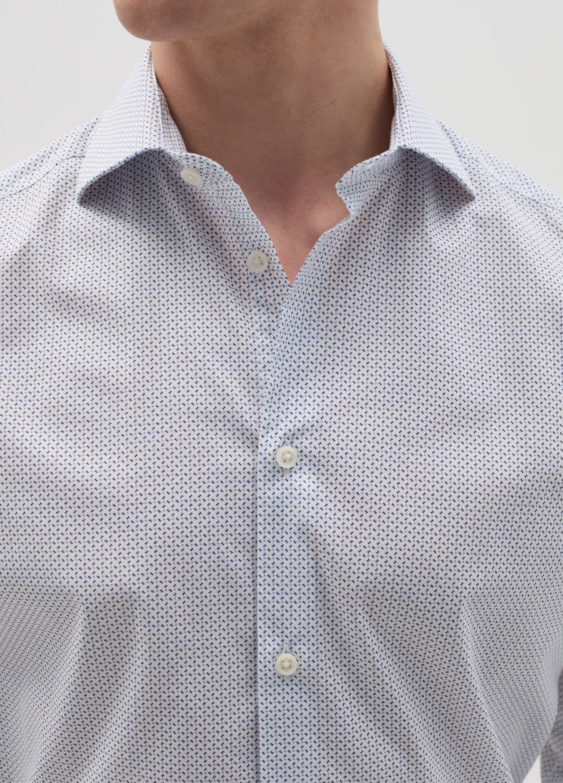 Slim-fit shirt with micro pattern