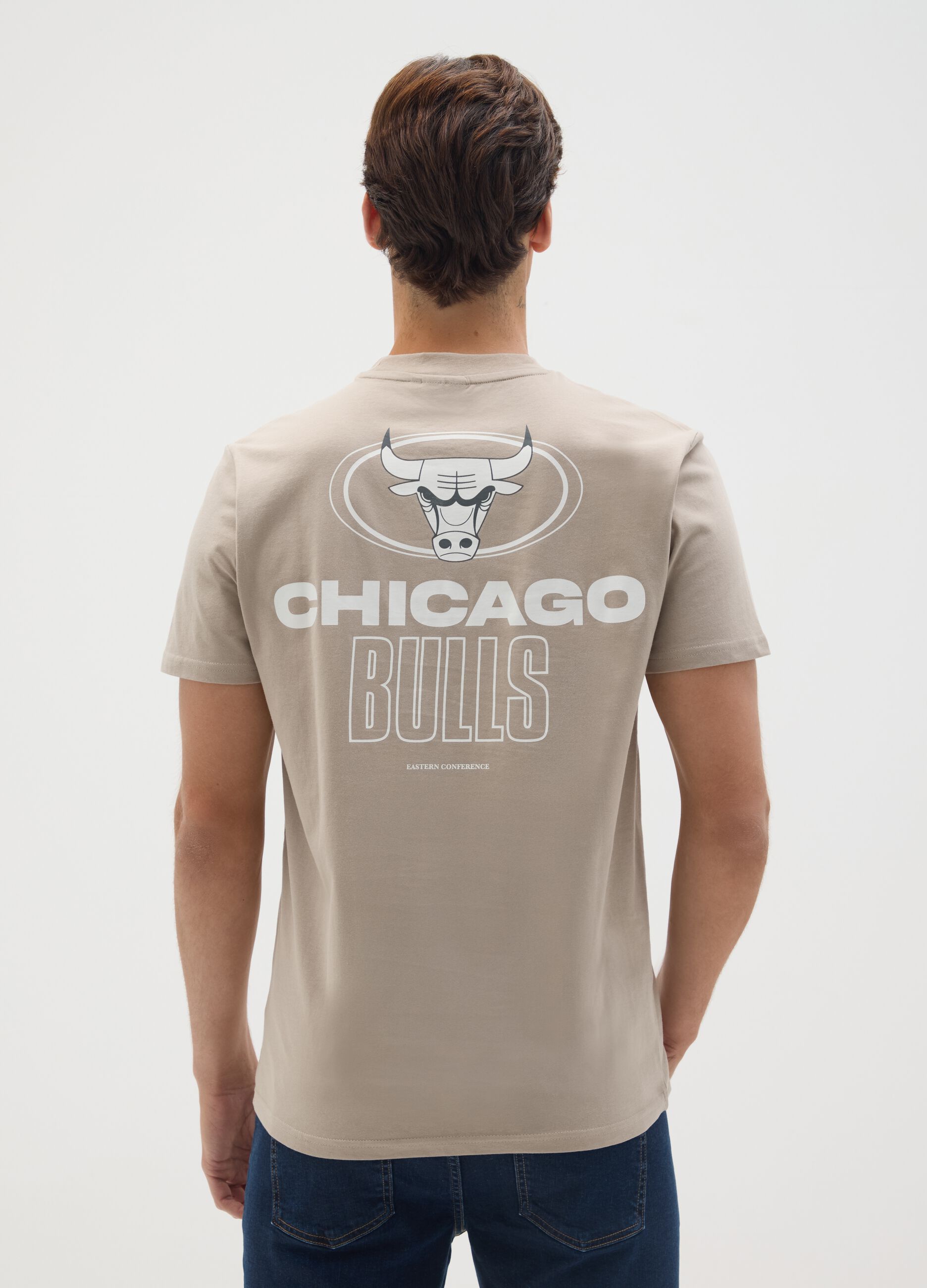 T-shirt in puro cotone beige con stampa Chicago Bulls