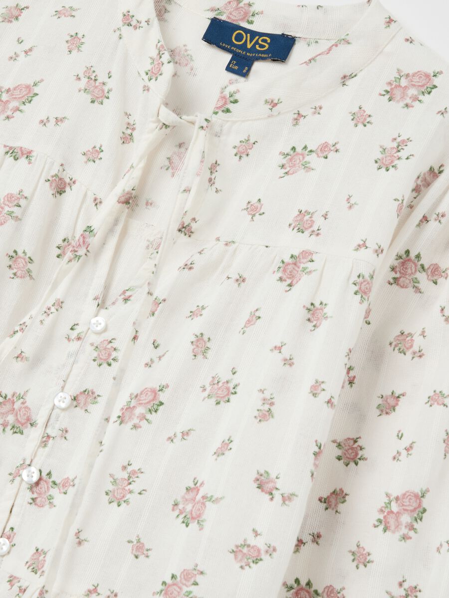 Blouse with laces and striped motif_5