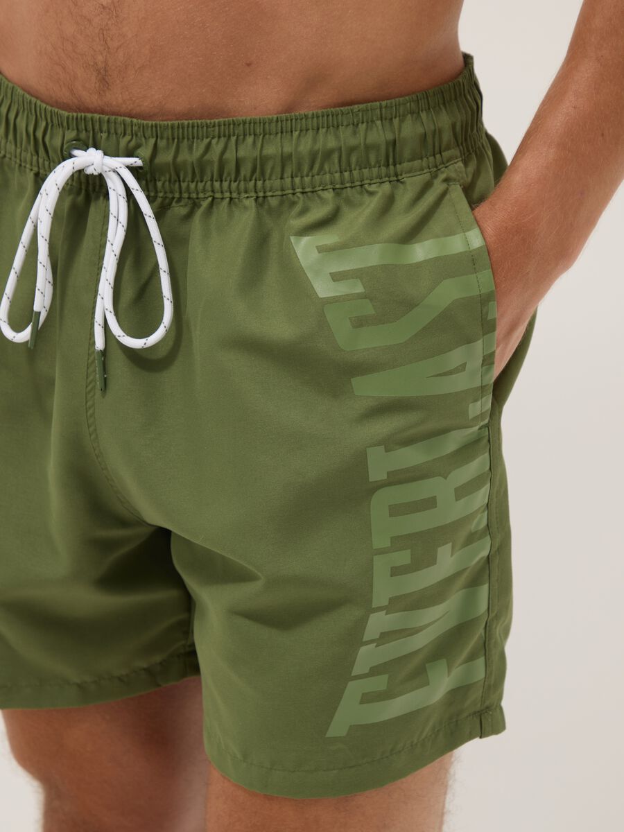 Green swim shorts with contrast drawstring_4