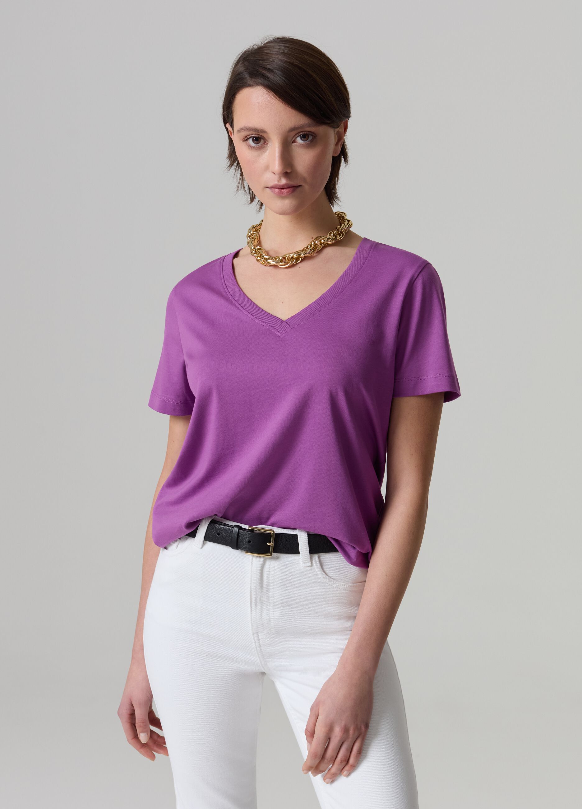 T-shirt in cotone con scollo a V