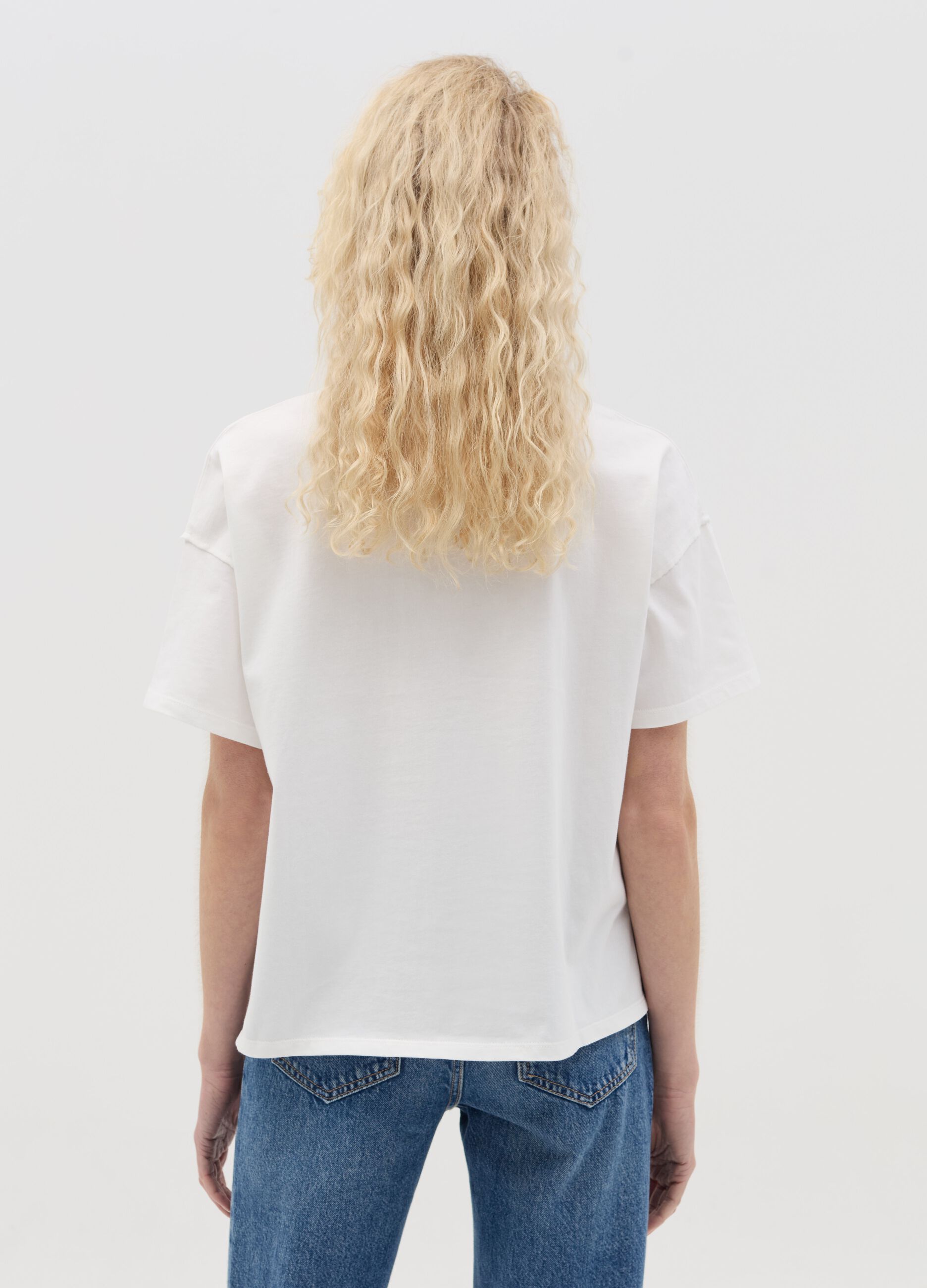 T-shirt with "Iris Bleu" embroidery