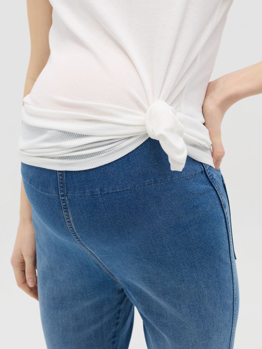 Flare-fit maternity treggings in denim_2