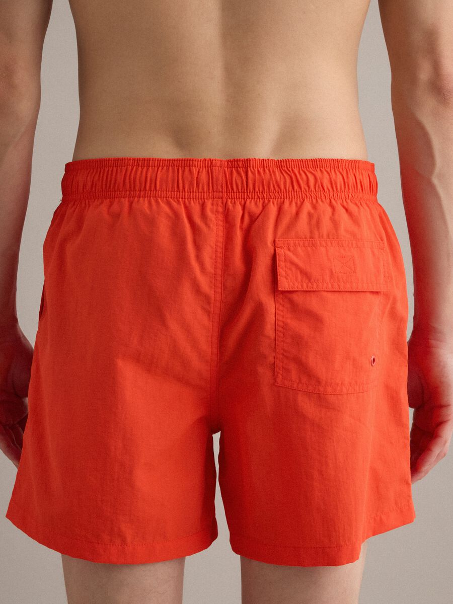Boxer da mare arancione con vita elasticizzata e coulisse_4