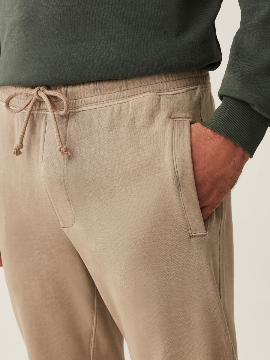 Joggers in felpa con coulisse_3
