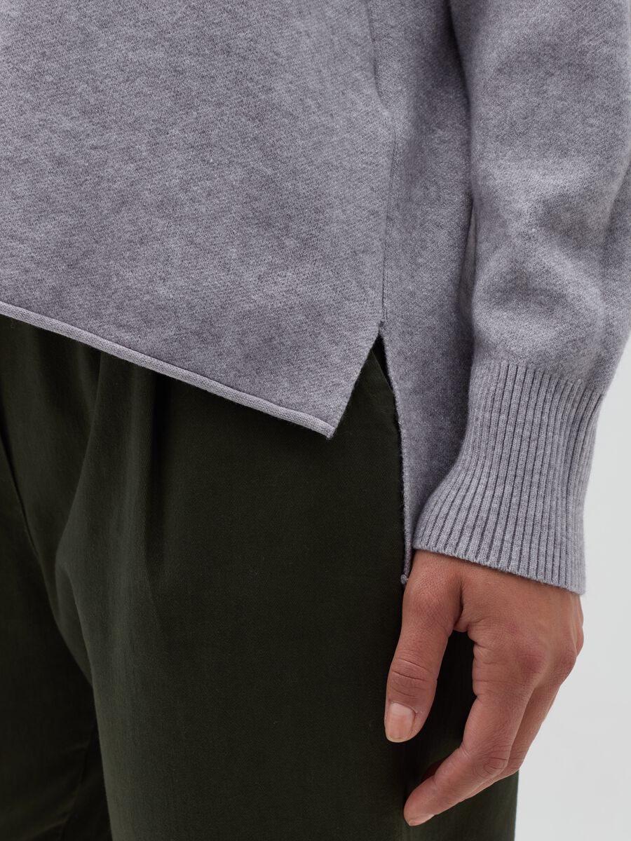 Pullover with splits_3