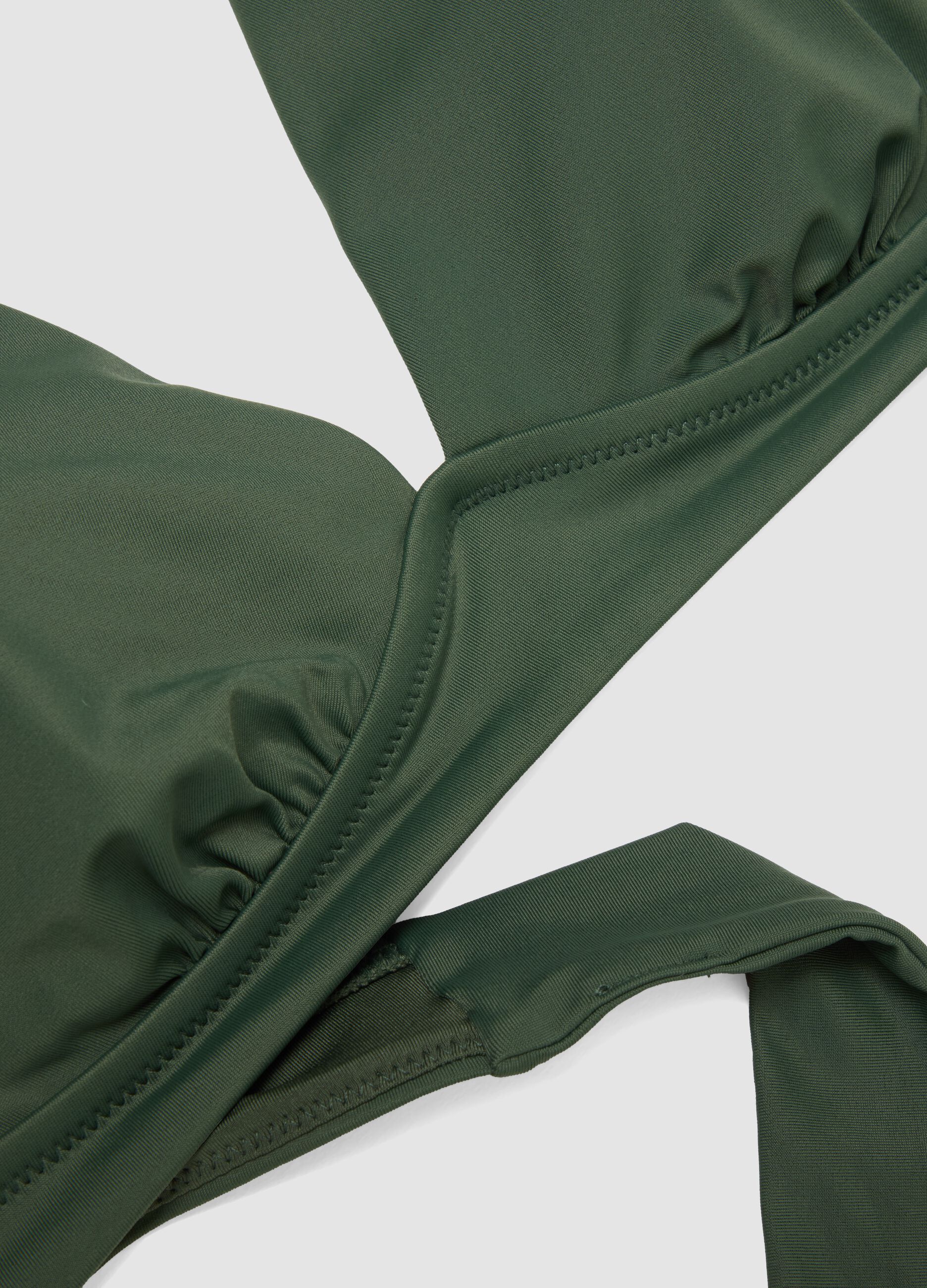 Top bikini elasticizzato verde a triangolo