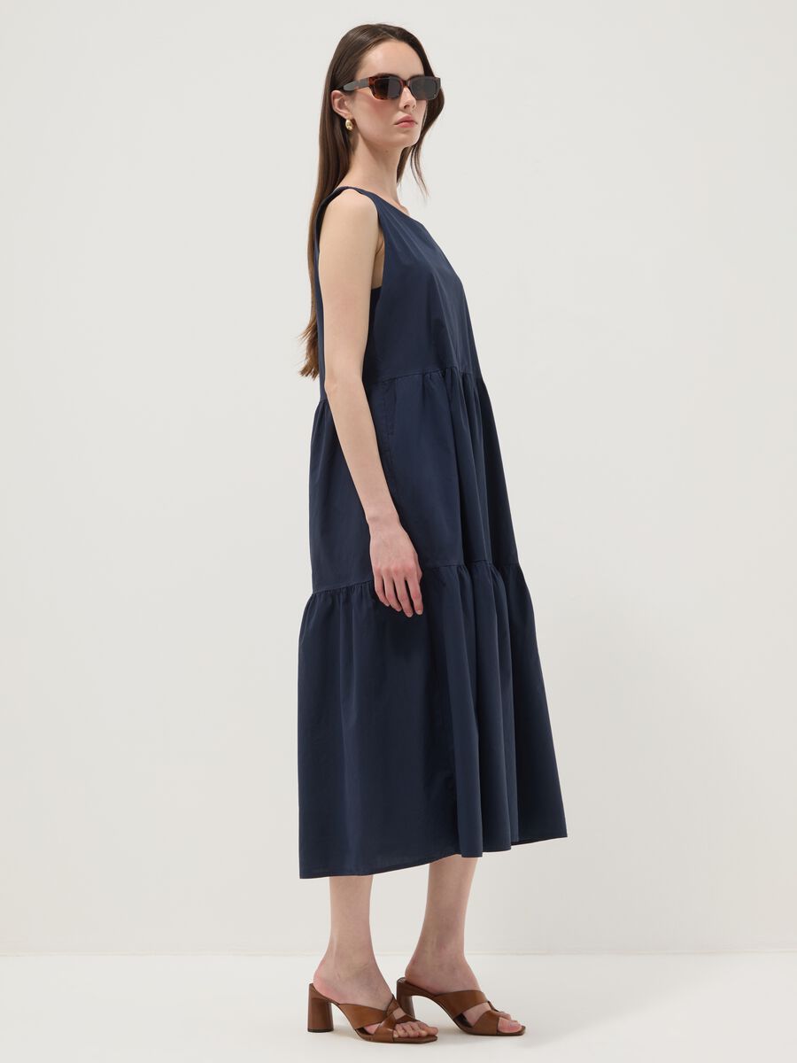 Blue sleeveless pure cotton dress with tiered skirt, regular fit_2