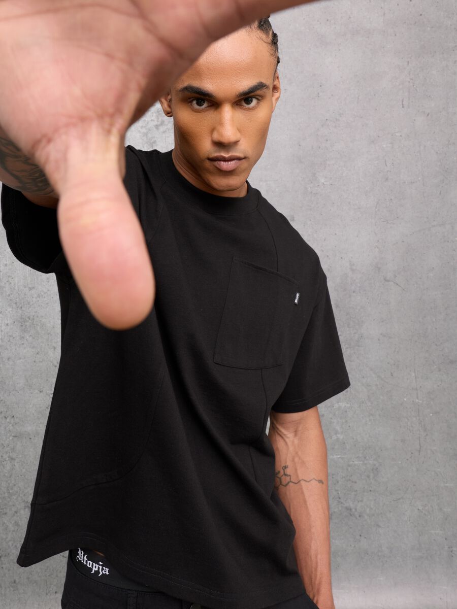 Graphic T-shirt Pocket Black_2