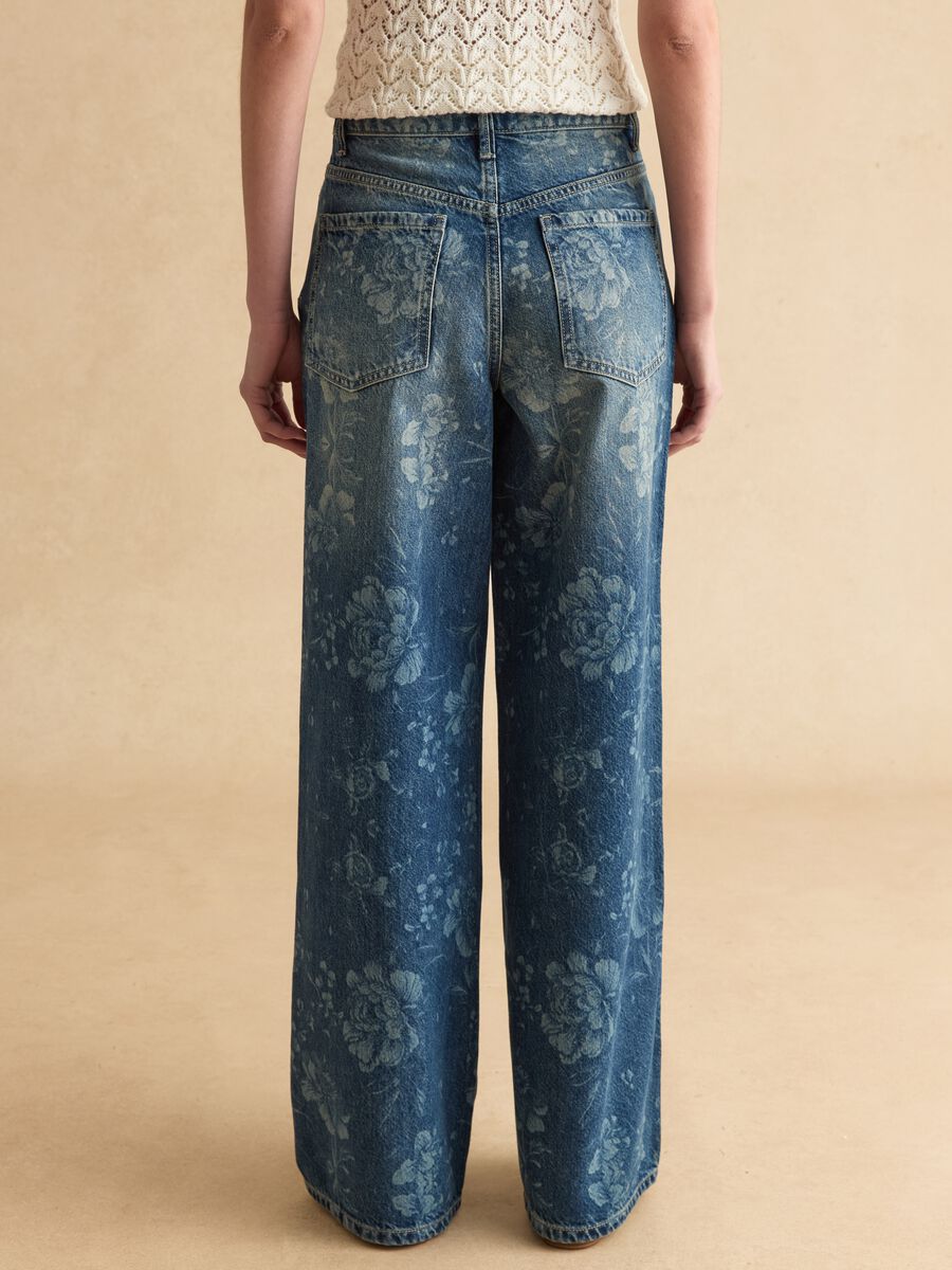 Wide leg blue denim pure cotton jeans with floral design_2
