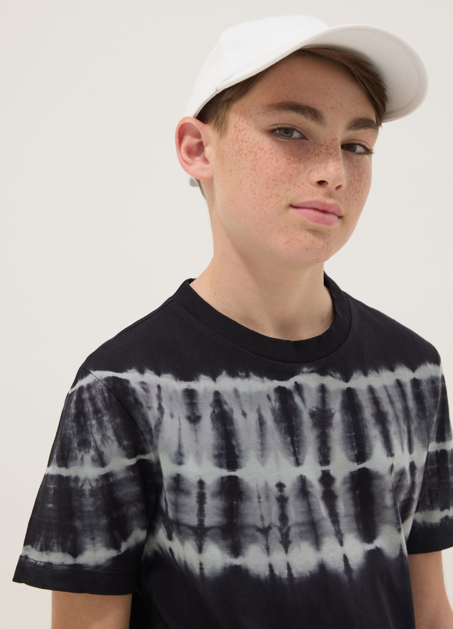 T-shirt nera a maniche corte in puro cotone