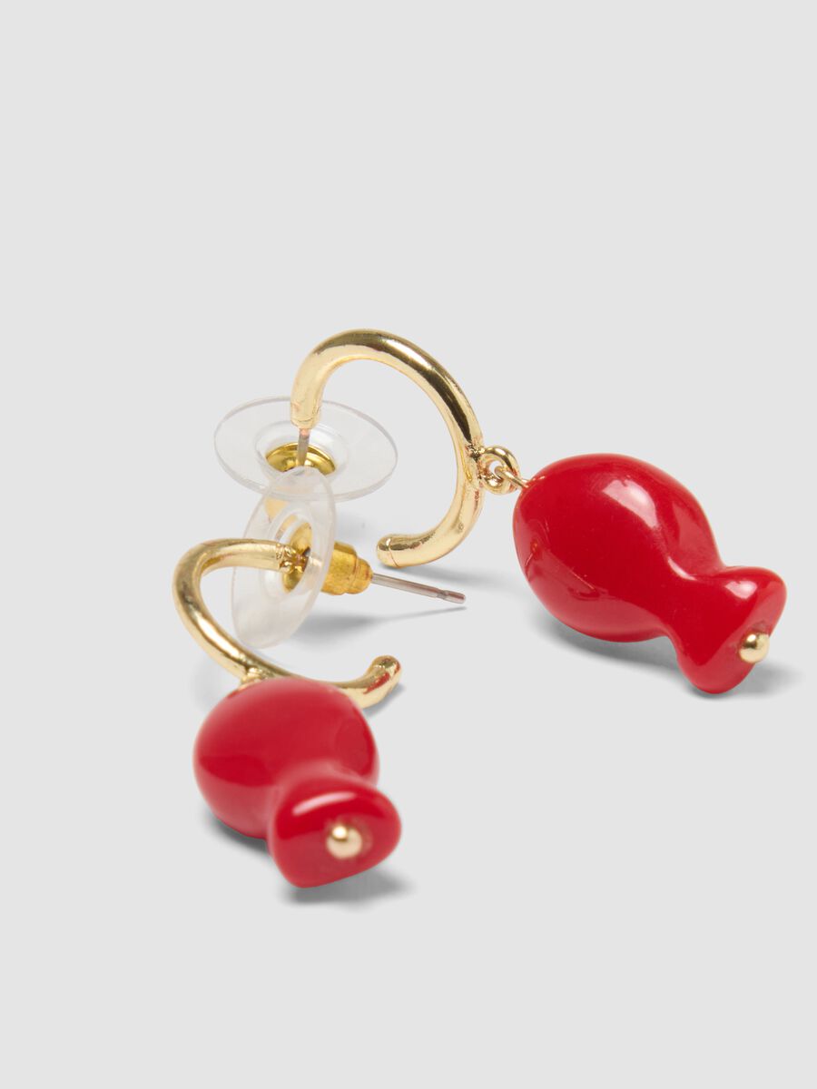 Red resin fish pendant earrings_0