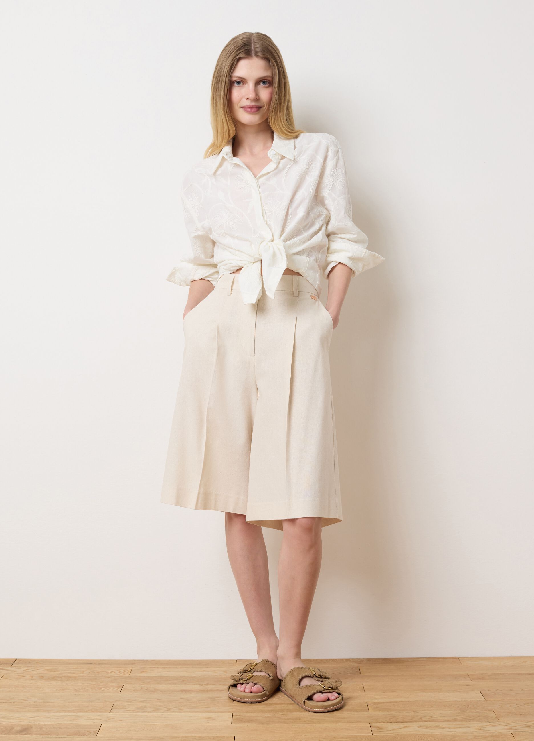 White shirt in cotton