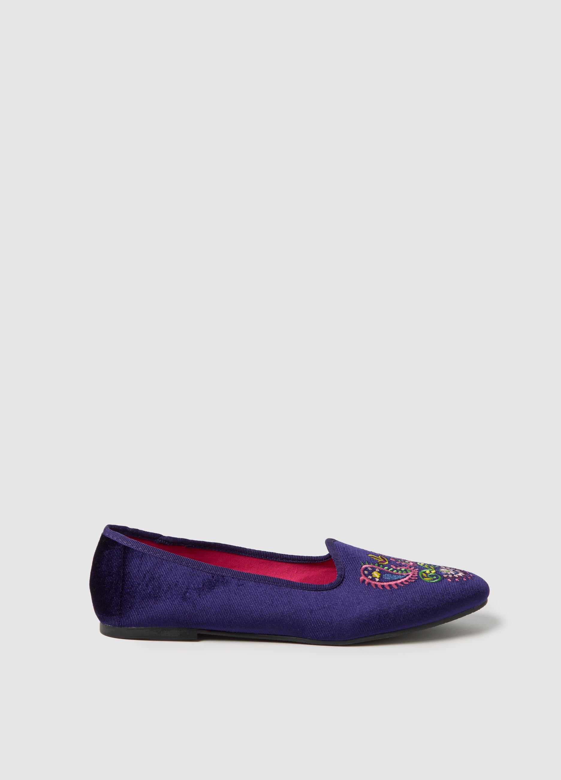 Velvet slipper shoes with embroidery