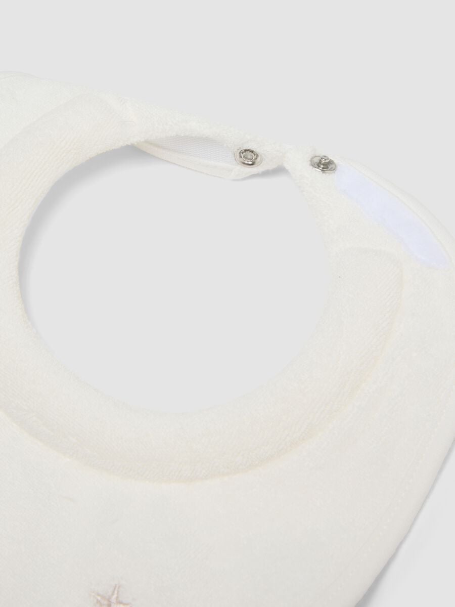 Bipack di bavaglini beige in cotone organico per neonato_2