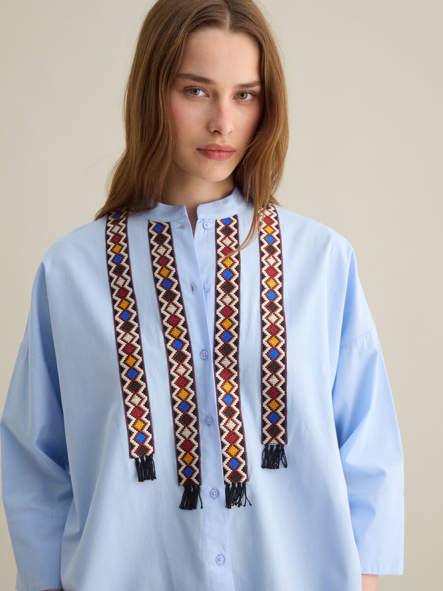 Short Sleeve Blue Shirt with Ethnic Detail_2