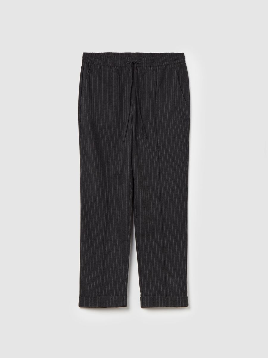 Pantalone carrot fit con risvolti_4