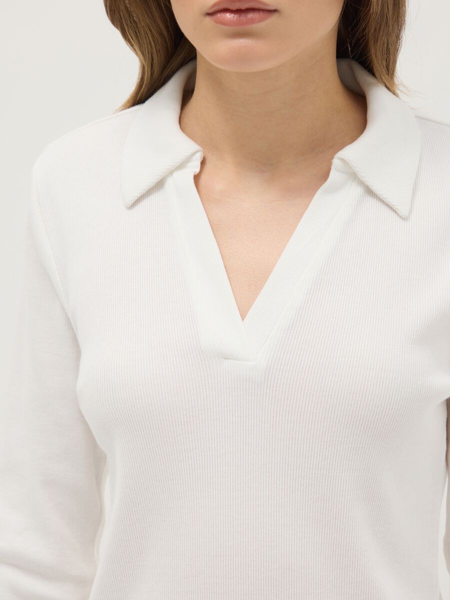 White long sleeve polo with V-neck in pure cotton regular fit_3