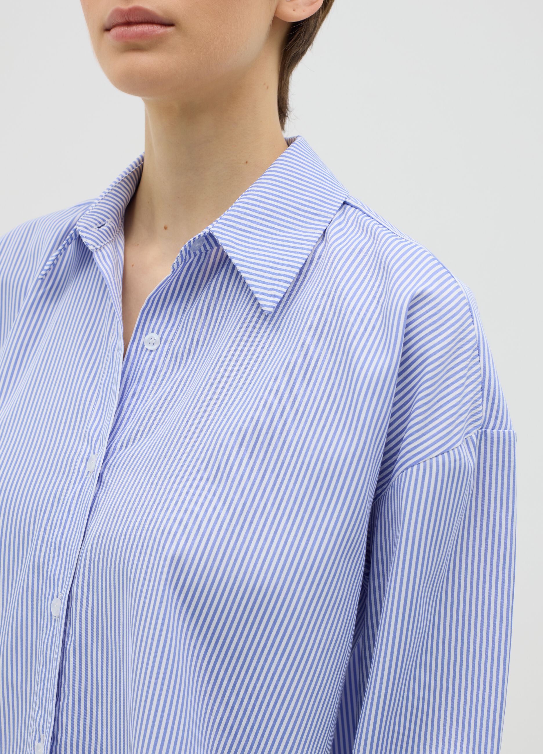 Camicia oversize a righe bianche e blu