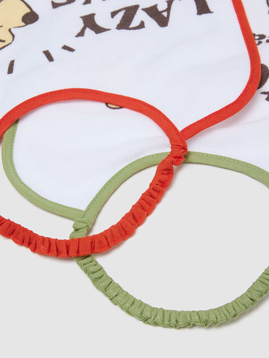 Twin-pack of white cotton mix bibs for newborn girls with Winnie the Pooh_2