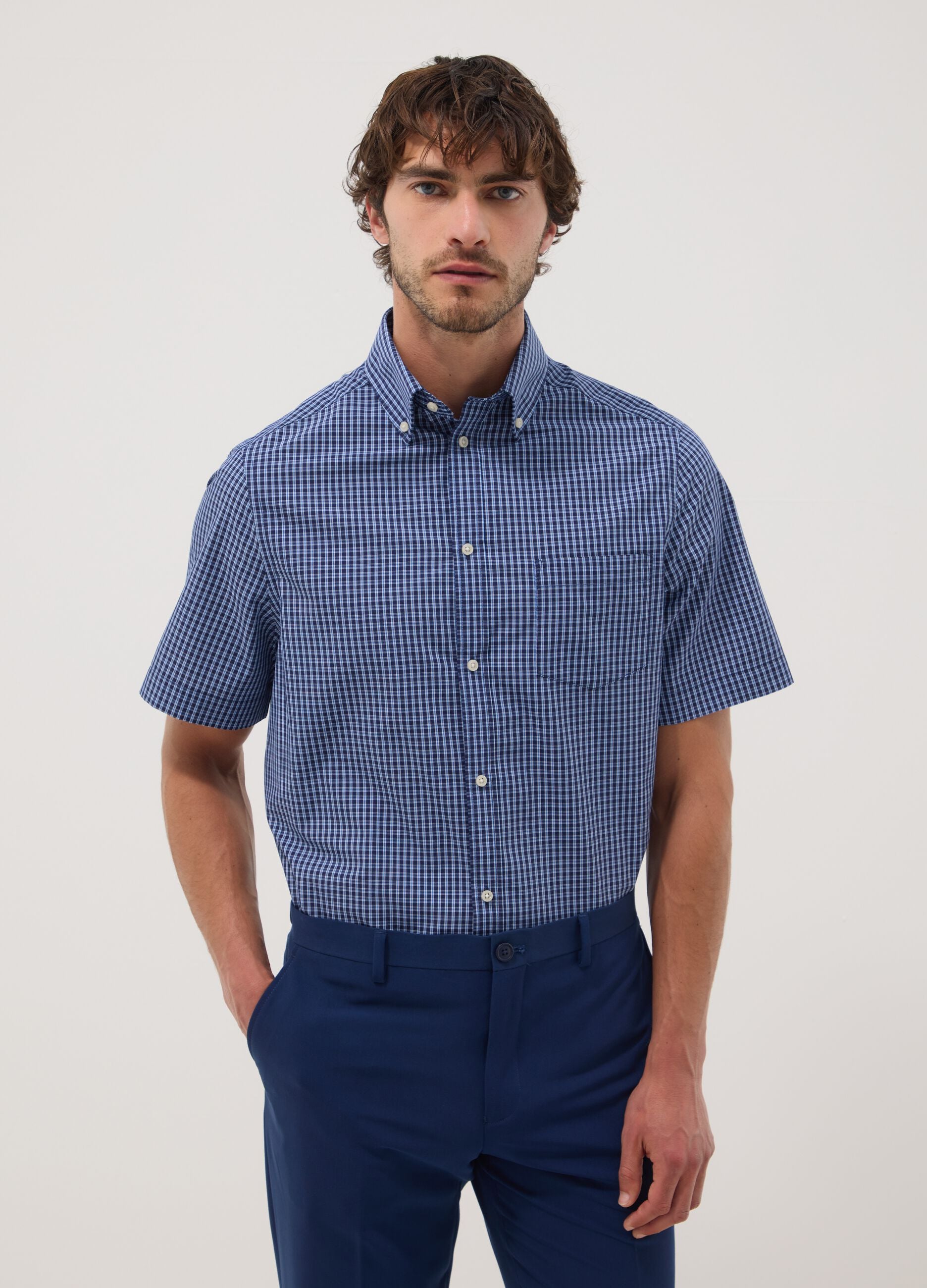 Blue checked short-sleeve shirt