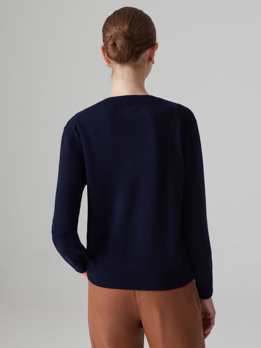 Maglia in lana con scollo a V_2