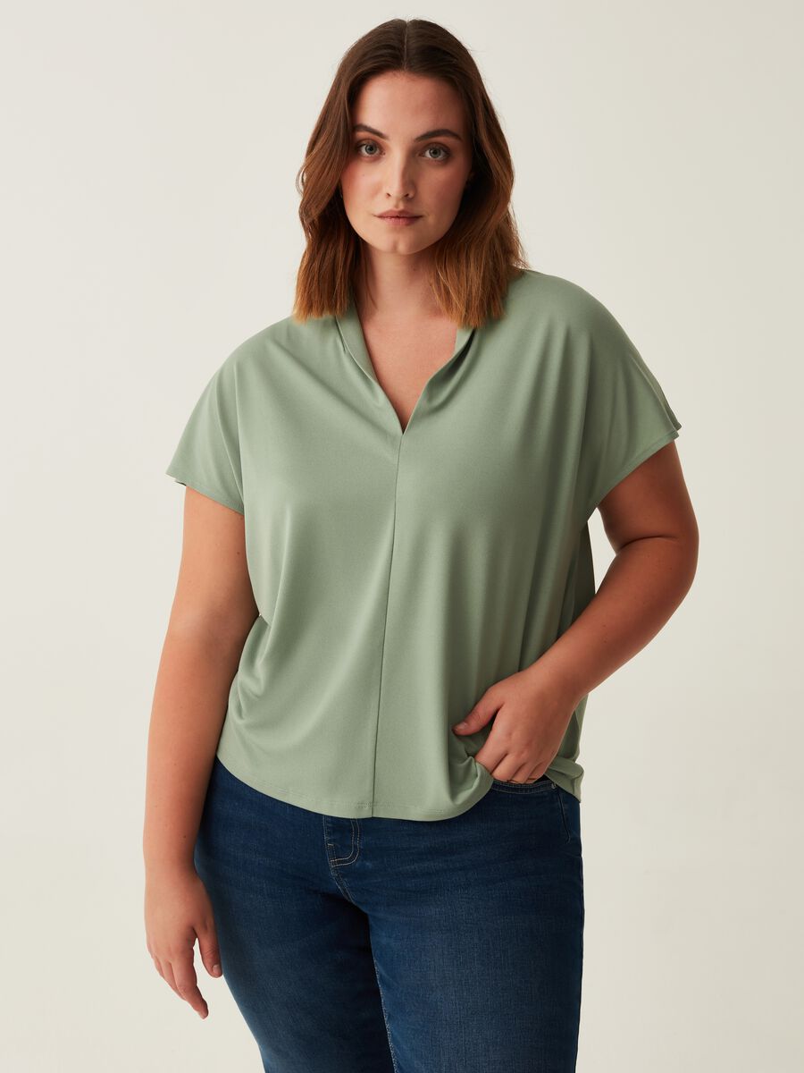 T-shirt con scollo a V Curvy_1