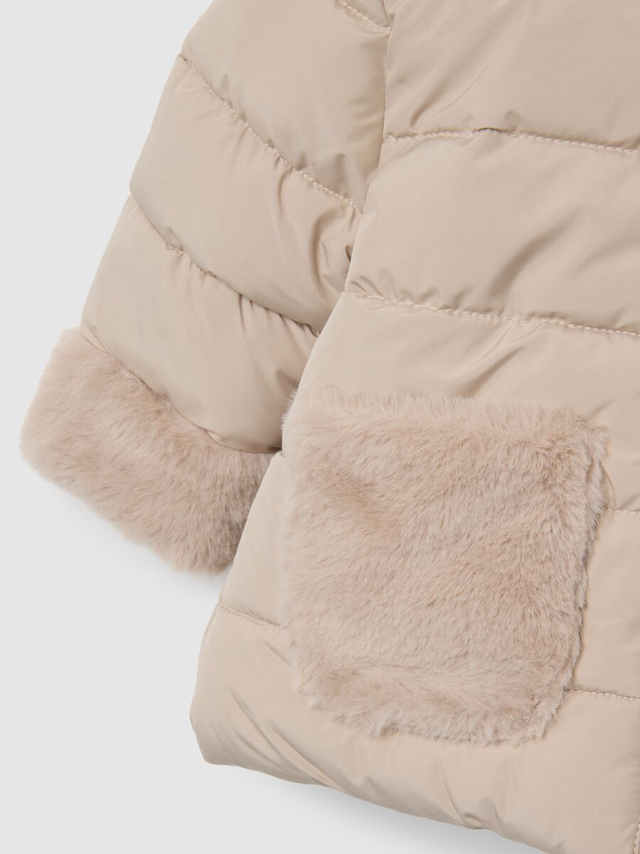 Beige padded jacket with faux fur hood_2