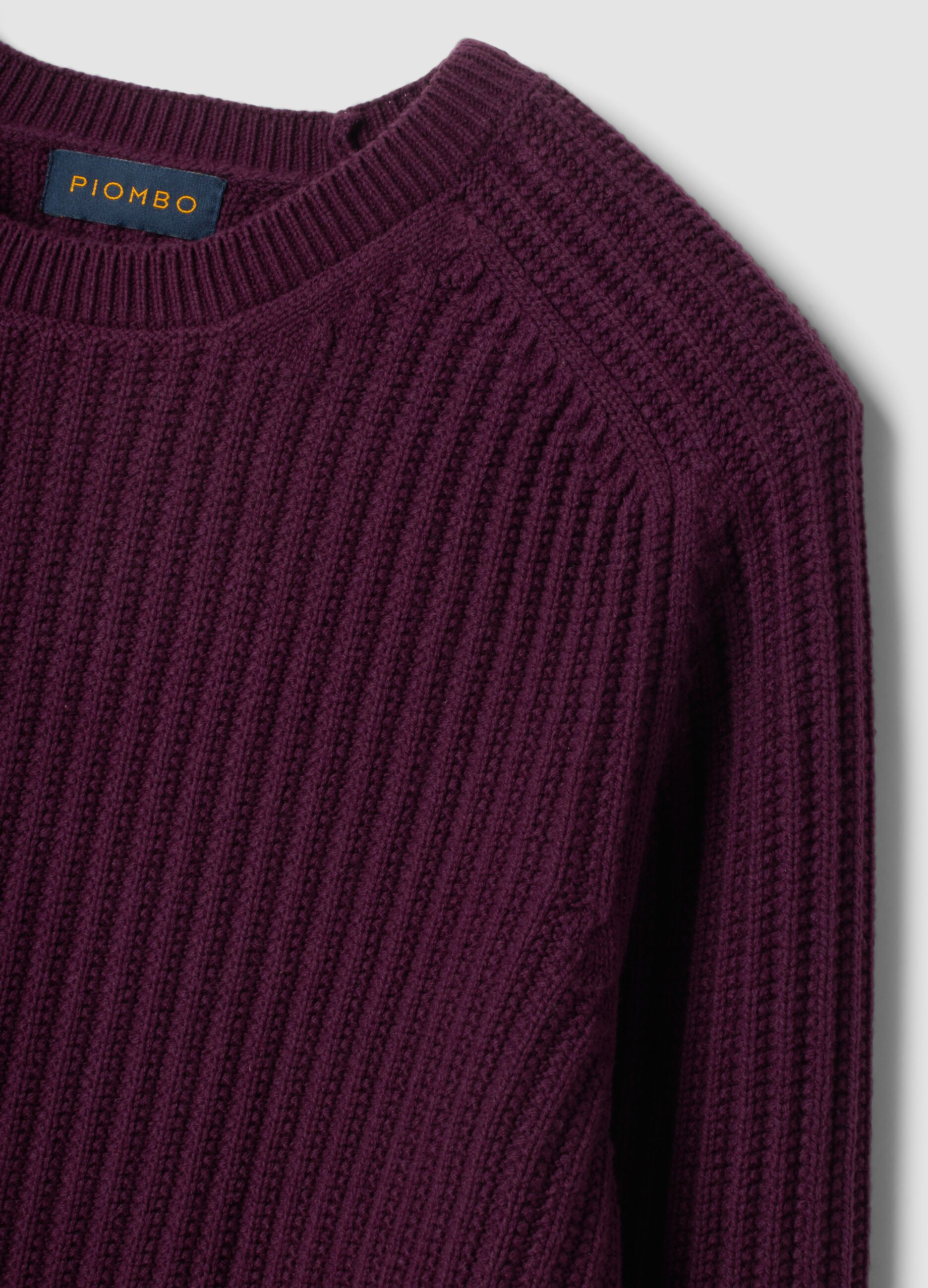 Maglia viola in misto cotone a coste con girocollo regular fit