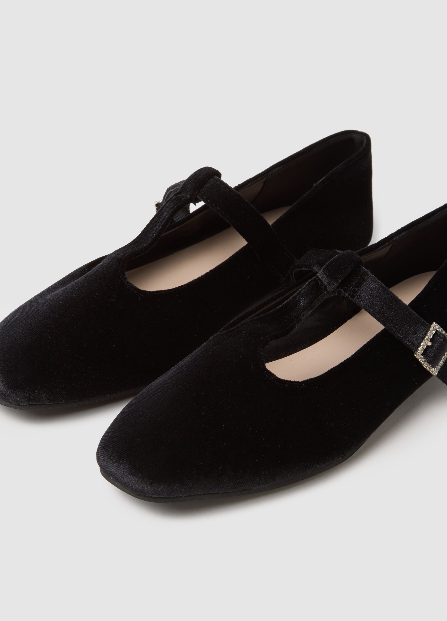 Ballerine in velluto nero con cinturino
